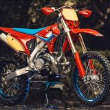 EN 250 ES FI 2T Red Edition